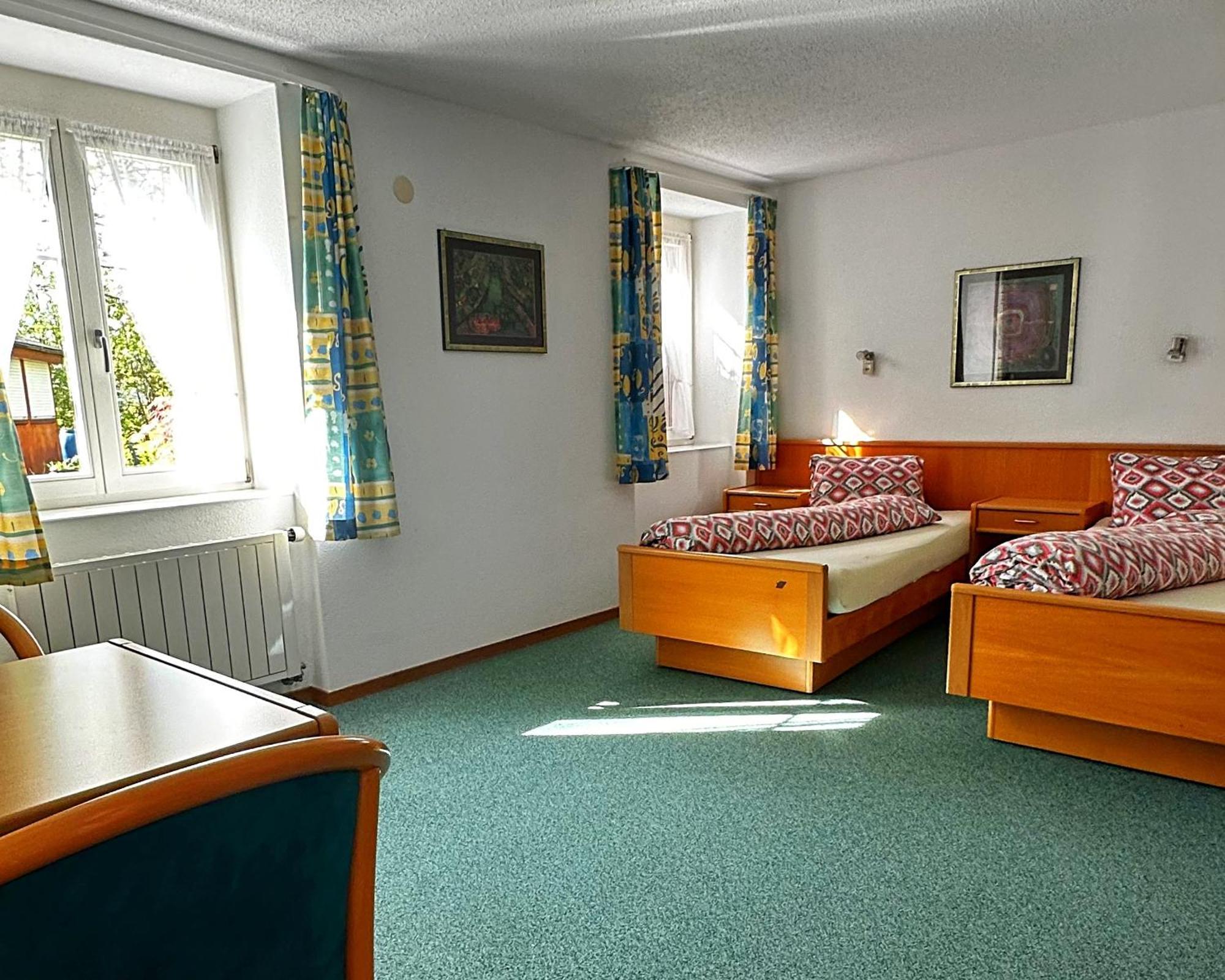 Hotel Loewen Mönchaltorf Kültér fotó