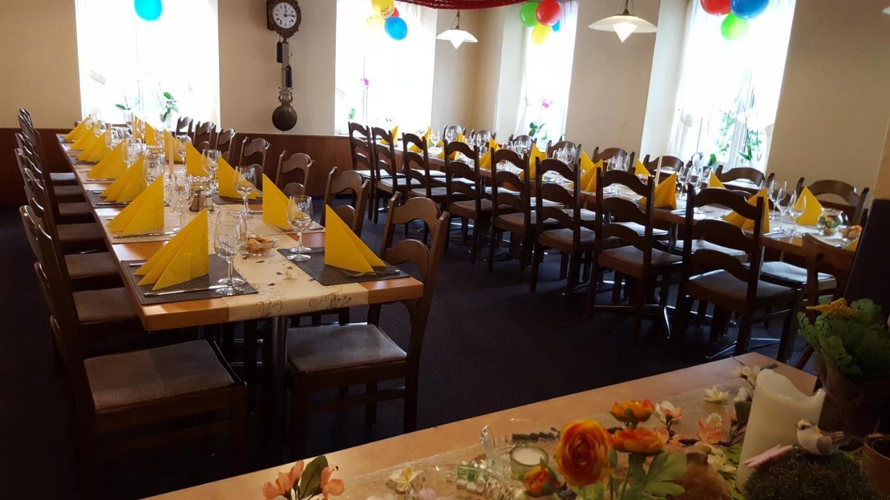 Hotel Loewen Mönchaltorf Kültér fotó